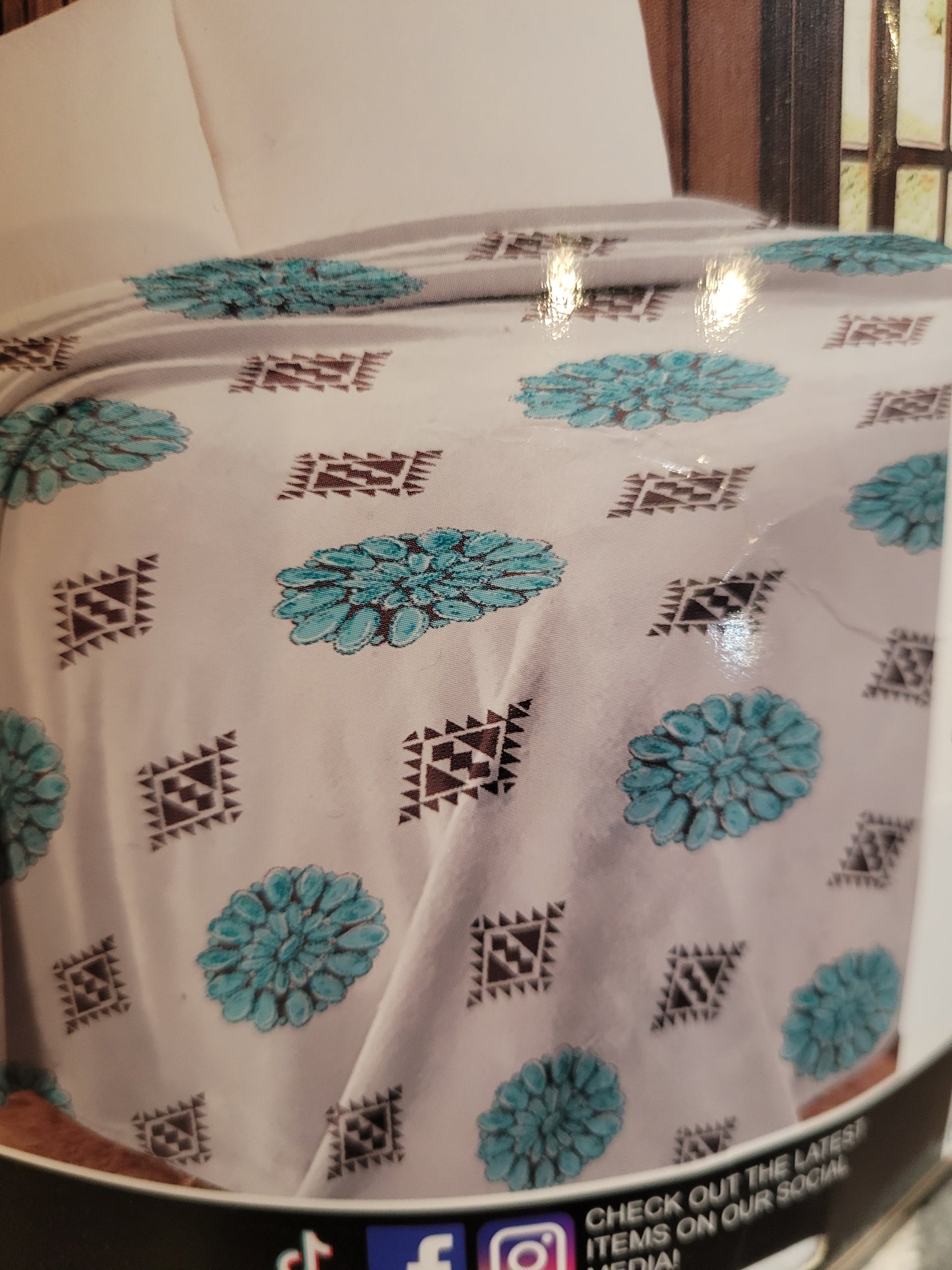 Twin Size Lightweight Throw Blanket - Turquoise Conchos