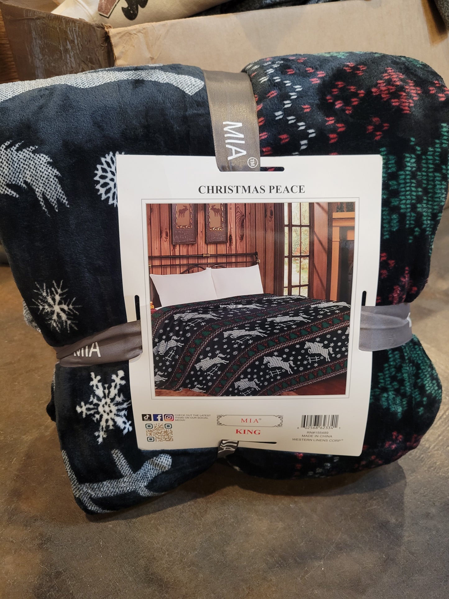 Mia King Blanket - Cowboy Christmas