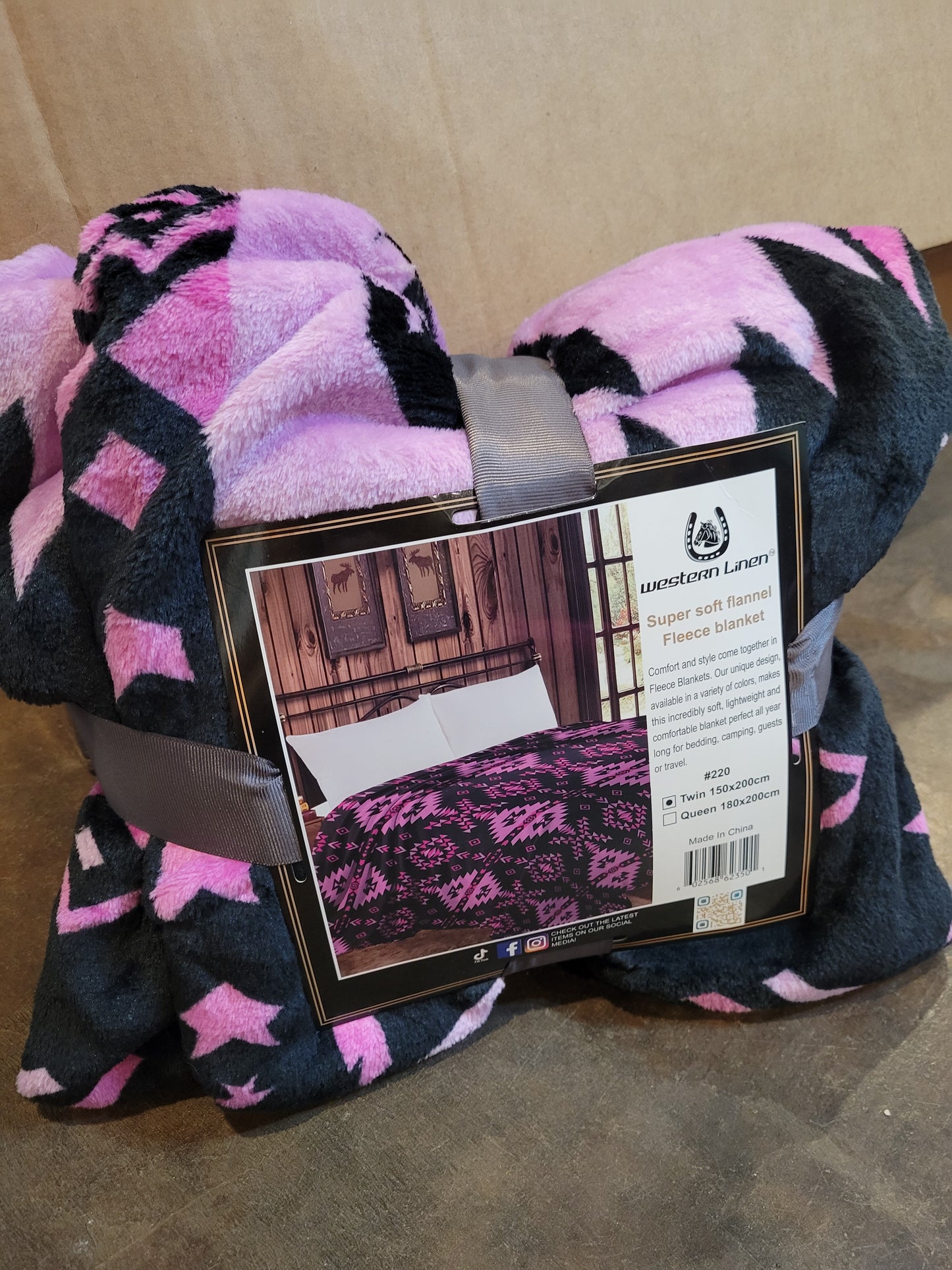 Twin Size Lightweight Throw Blanket - Pink/ Black Aztec