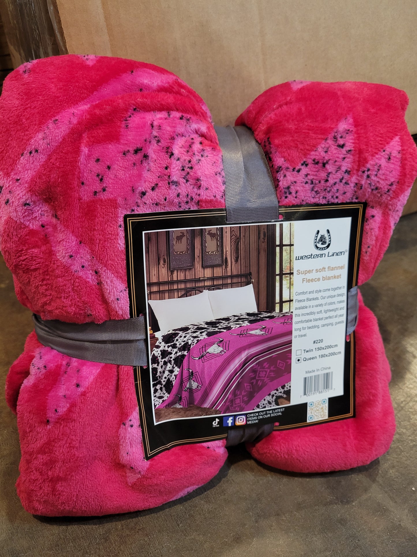 Queen Size Lightweight Throw Blanket - Pink/ Cowprint/ Skull
