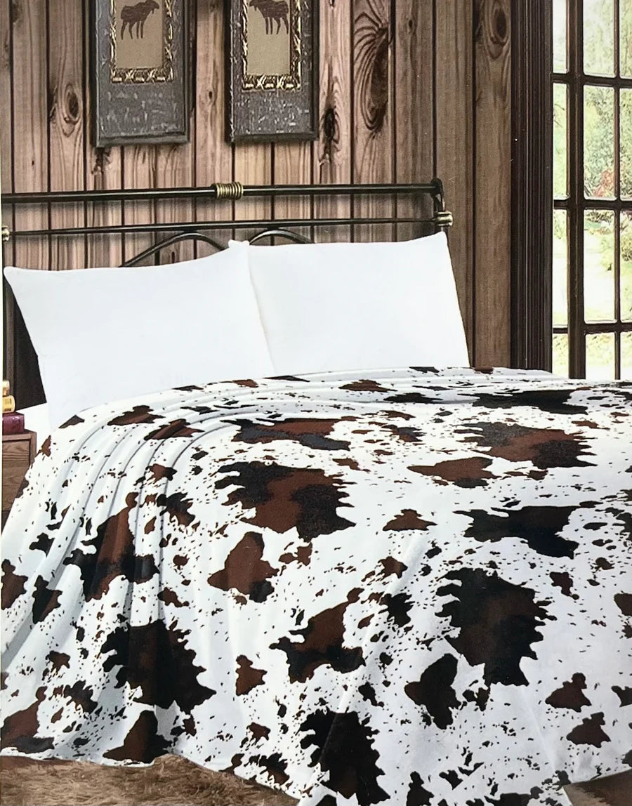 Twin Size Lightweight Throw Blanket - Cow Print