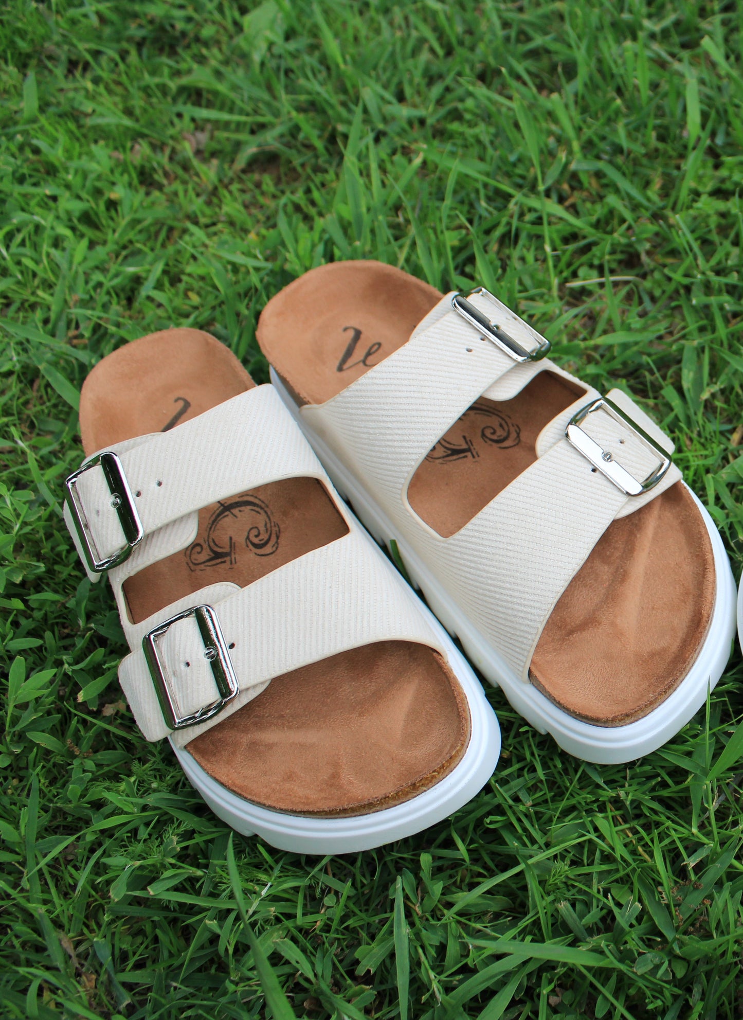 Very G Jazmin Platform Sandals