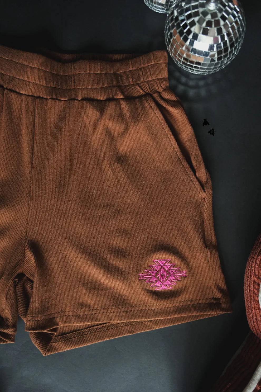 Lasso the Comfy Shorts - Saddle