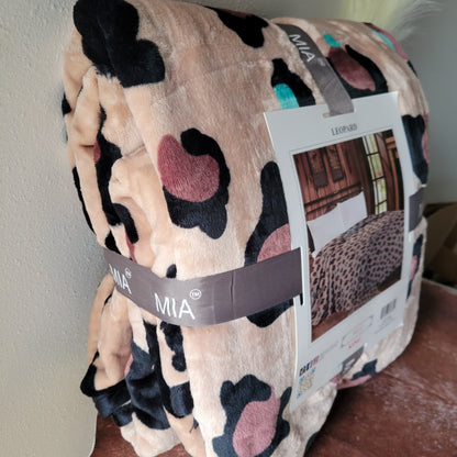 Mia King Throw Blanket - Leopard